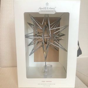 Hearth and Home Magnolia Metal Tree Star Topper